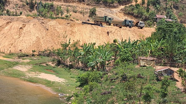 Kon Tum: Làm rõ thông tin dự án thủy điện đổ thải xuống sông, suối