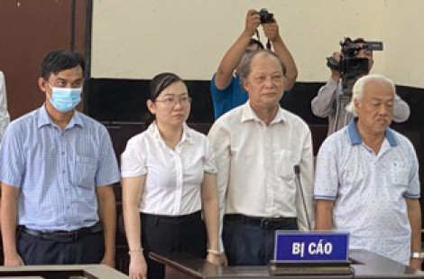 Miễn hình phạt 4 cựu cán bộ CDC Tiền Giang nhận hơn 2 tỉ của Việt Á