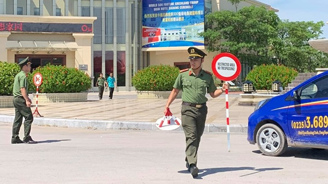 Cảnh sát bao vây tụ điểm đánh bạc qua internet, thẩm vấn hơn 300 người Trung Quốc