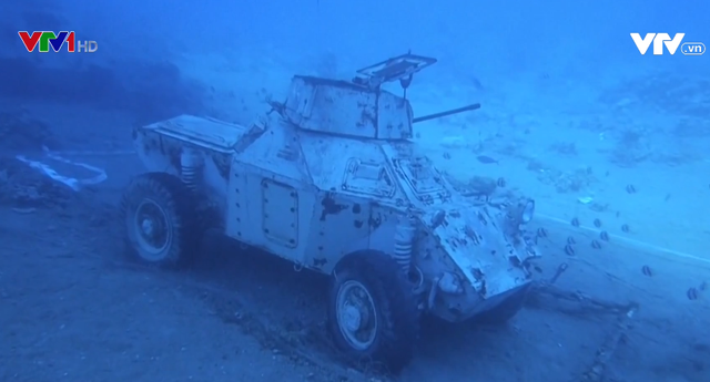 Jordan nhận chìm xe tăng, trực thăng để mở bảo tàng dưới biển