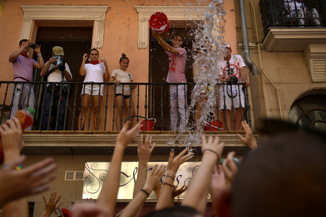 Lễ hội đua cùng bò tót San Fermin ở Tây Ban Nha