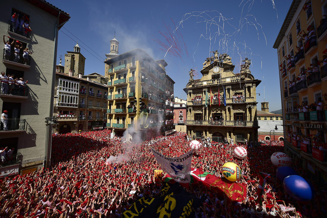 Lễ hội đua cùng bò tót San Fermin ở Tây Ban Nha