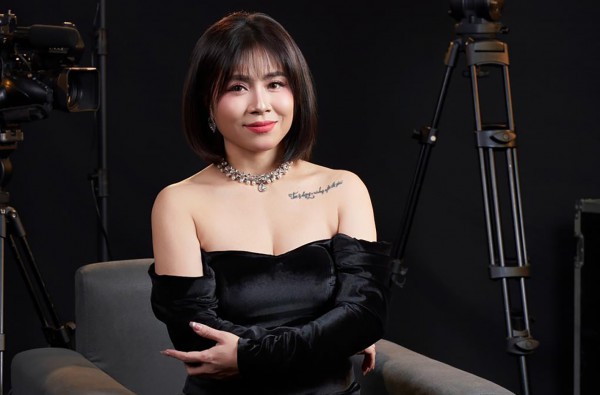 MC Hoàng Linh xin lỗi vụ quảng cáo sữa, dân mạng vẫn chỉ trích MC Hoàng Linh xin lỗi vụ quảng cáo sữa, dân mạng vẫn chỉ trích