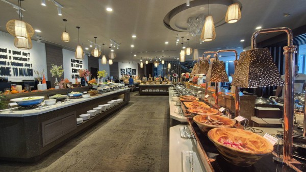 Mua ảnh check-in giá 10.000 đồng/tấm để 