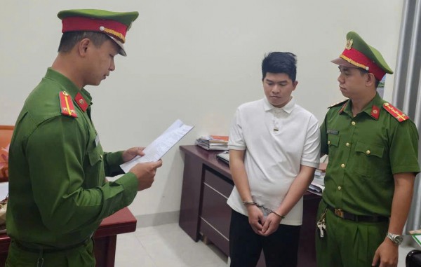 Mua chim cảnh trên mạng, nhiều người 