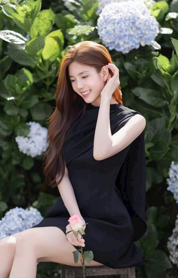 ”Nàng thơ Đà Lạt” có cái tên... Vui đang hút hồn dân mạng