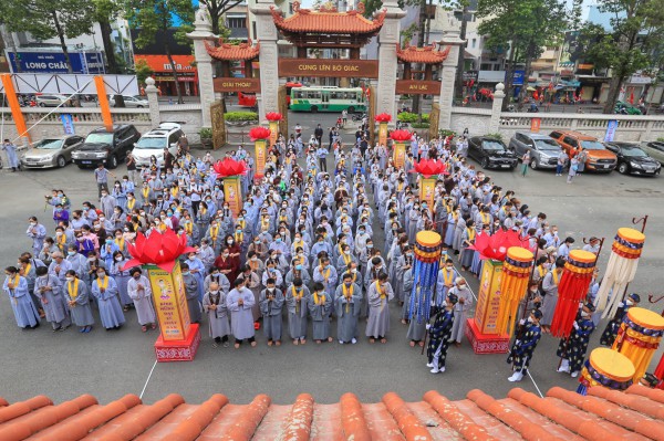 Đại lễ Phật Đản: Trang nghiêm lễ Tắm Phật tại Việt Nam Quốc Tự