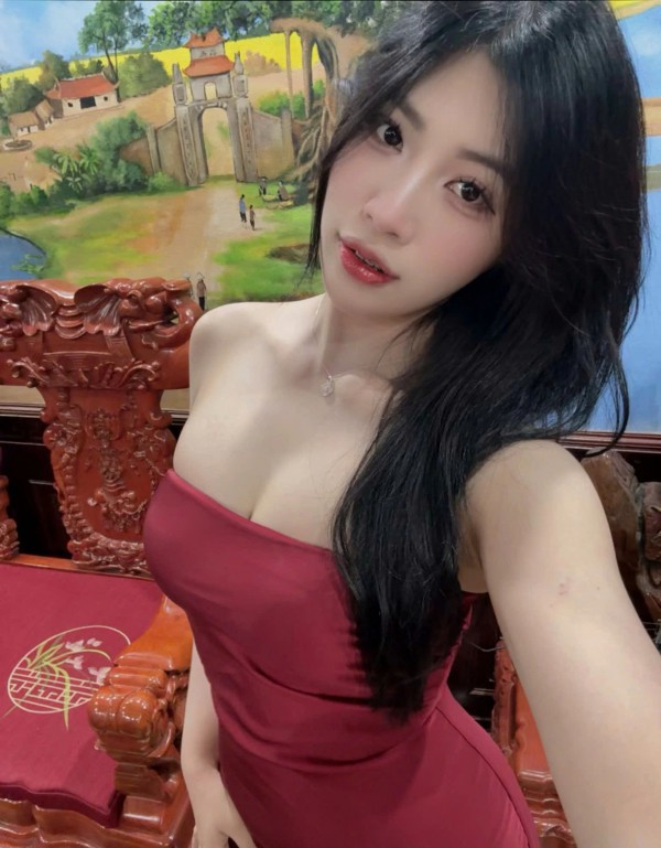 ”Đô vật hot girl” 24 tuổi gây sốt mạng xã hội