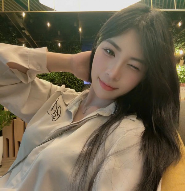 ”Đô vật hot girl” 24 tuổi gây sốt mạng xã hội