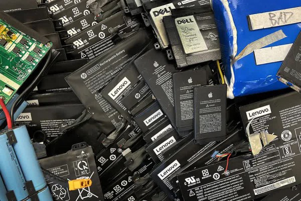 Cảnh báo 5 nơi nguy hiểm khi cất giữ pin lithium-ion