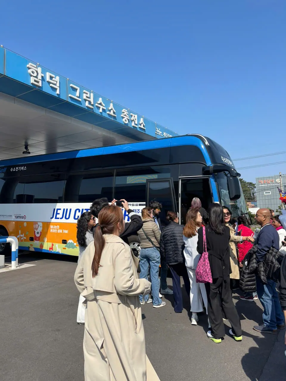 Chạm vào tương lai xanh ở Jeju