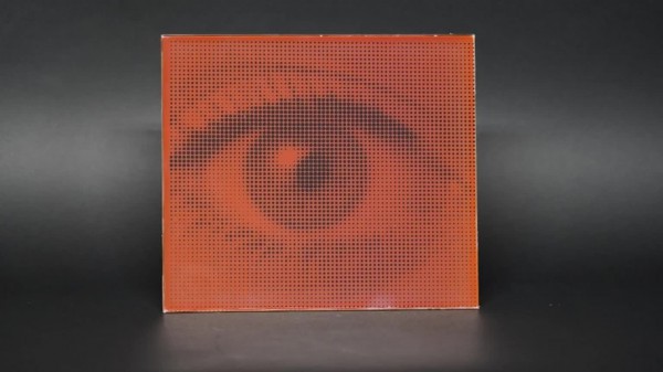 Lớp phủ đặc biệt biến pin mặt trời thành mái ngói đầy màu sắc