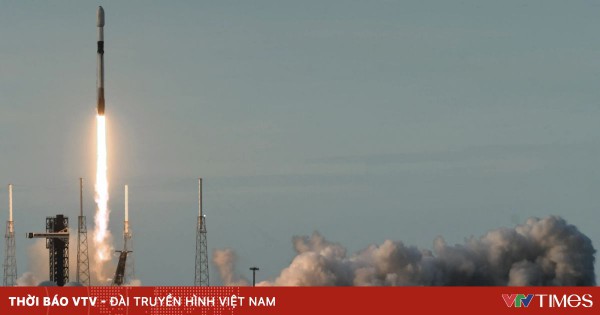 SpaceX “giải cứu” phi hành gia mắc kẹt trên ISS trở về Trái đất