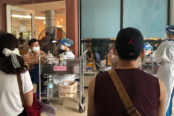 Vaccine do AI thiết kế lần đầu vượt qua thử nghiệm trên người