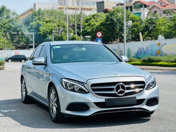 3 mẫu xe sang cũ giá rẻ hơn Toyota Vios mới