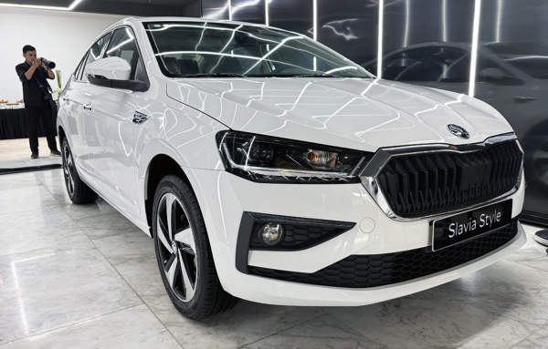 7 mẫu xe sedan còn cung cấp phiên bản số sàn tại Việt Nam