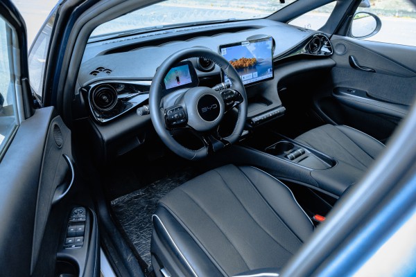 BYD Dolphin 2026 về Việt Nam nhập từ Thái Lan, giá từ 499 triệu đồng