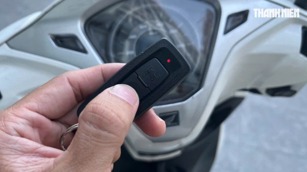 Cách nhận biết chìa khóa thông minh smartkey xe máy sắp hết pin