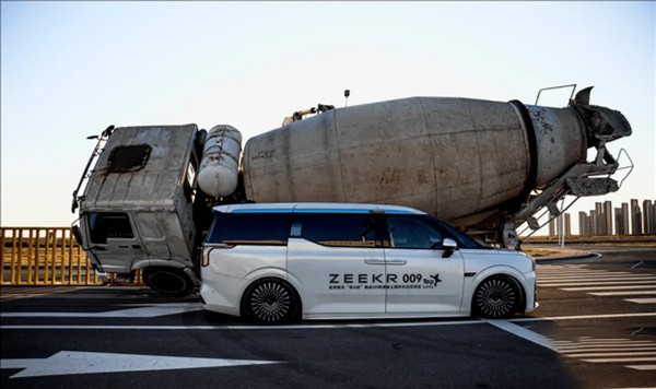 Cách thử độ bền ô tô cực 