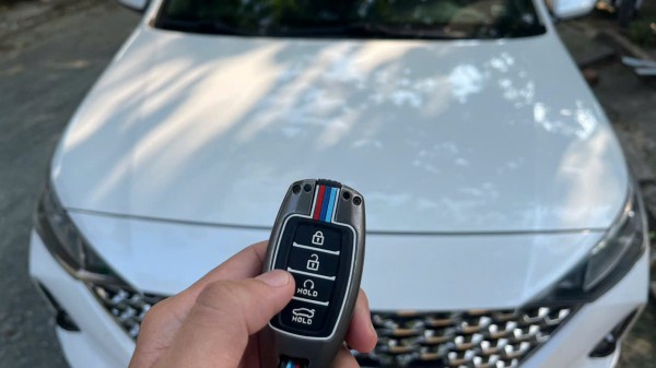 Dấu hiệu cho thấy chìa khóa ô tô sắp hết pin cần thay thế