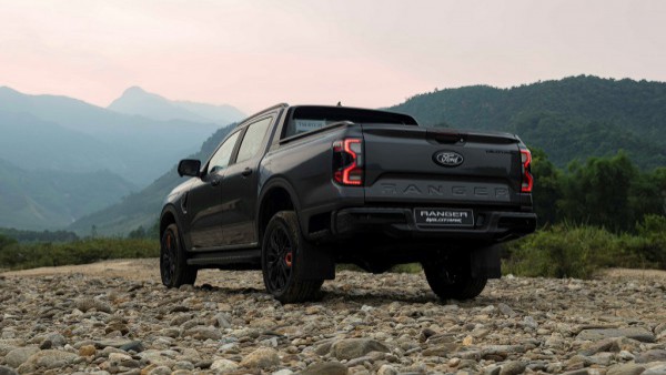 Ford Ranger Wildtrak máy dầu 3.0 lít: Bán tải phổ thông đắt nhất Việt Nam có gì?