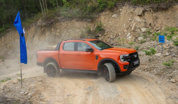 Ford Ranger Wildtrak máy dầu 3.0 lít: Bán tải phổ thông đắt nhất Việt Nam có gì?