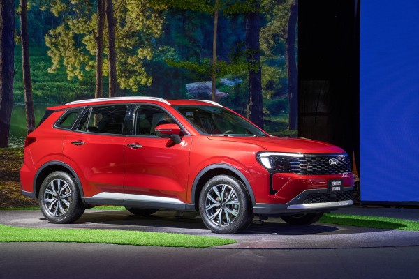Ford Territory 2025 cải tiến thiết kế, giá từ 762 triệu đồng