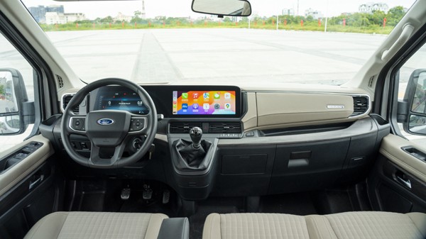 Ford Transit hoàn toàn mới ra mắt, nhiều nâng cấp về thiết kế và trang bị