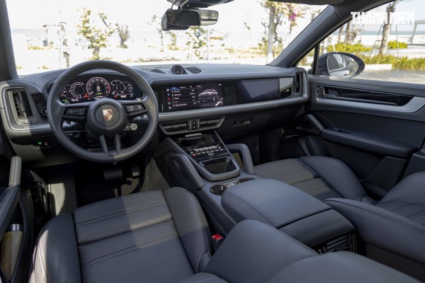 ‘Ghìm cương’ Porsche Cayenne e-hybrid giá gần 7 tỉ đồng: Nhanh, mạnh, ít ngốn xăng