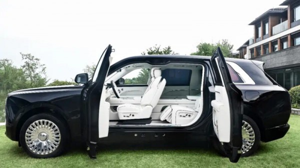 Hãng công nghệ Trung Quốc lấn sân sang ô tô, hé lộ mẫu SUV giống Rolls-Royce Cullinan