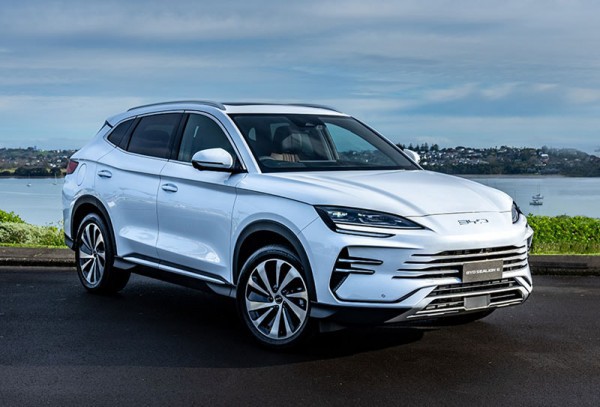 Hàng loạt mẫu ô tô Trung Quốc khuyến mãi lớn, giảm giá sâu