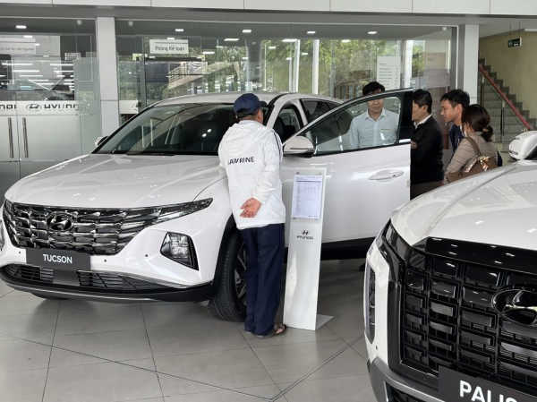 Hơn một nửa người Việt mua ô tô mới chọn xe SUV, crossover