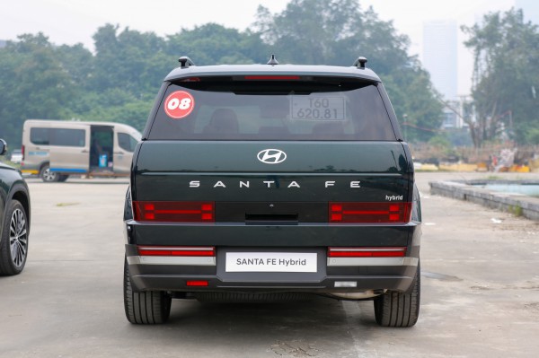 Hyundai Santa Fe Hybrid xuất hiện tại Việt Nam, khi nào mở bán?