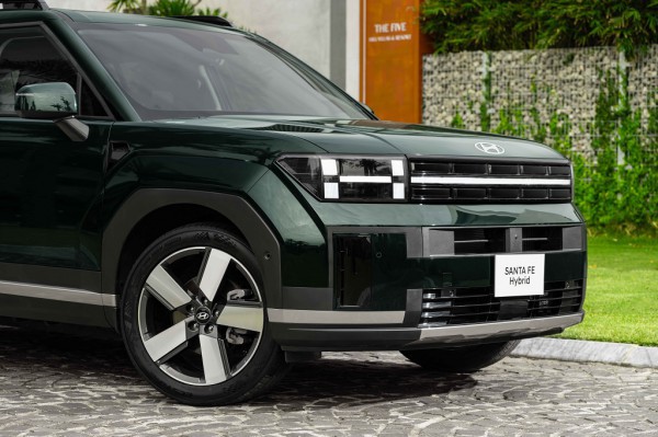 Hyundai Santa Fe tại Việt Nam có thêm bản hybrid, giá 1,369 tỉ đồng