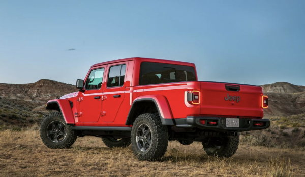 Jeep bị điều tra vì gần 790.000 xe Gladiator, Wrangler có nguy cơ cháy