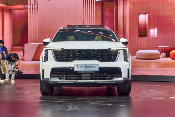 KIA Sorento hybrid có lợi thế nào cạnh tranh trong phân khúc xe 7 chỗ?