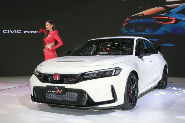 Kén khách, sedan số sàn giá gần 3 tỉ của Honda  Kén khách, sedan số sàn giá gần 3 tỉ của Honda