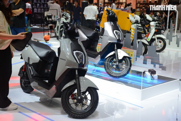 Khó cạnh tranh, xe máy điện Honda giảm giá 5 triệu đồng