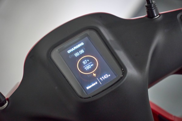 Lái thử Dat Bike ERA: Xe máy điện 