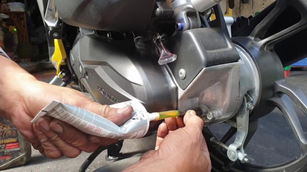 Loại dầu quan trọng cần thay để tránh gây hại xe tay ga