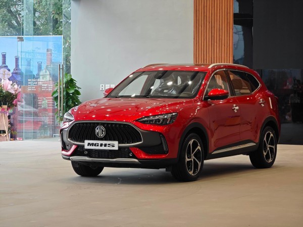 MG HS giảm giá còn 560 triệu đồng, rẻ hơn Toyota Yaris Cross