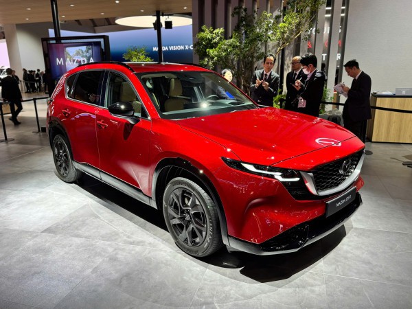 Màn hình trung tâm Mazda CX-5 thay đổi thế nào sau 3 thế hệ?