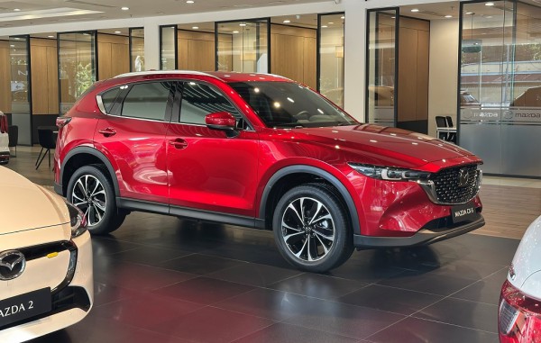 Mazda CX-5 ưu đãi lớn, giá thực tế chưa tới 700 triệu đồng