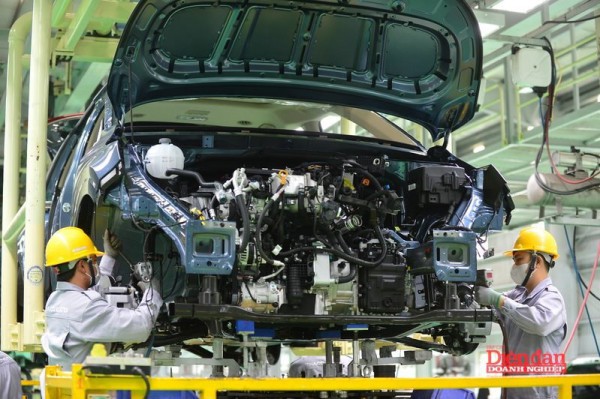 Nguồn cung ô tô tăng kỷ lục, người mua hưởng lợi lớn dịp Tết 2026