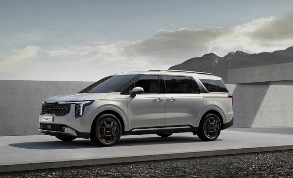 Phân khúc xe hybrid đầy tiềm năng, các hãng lao vào khai thác