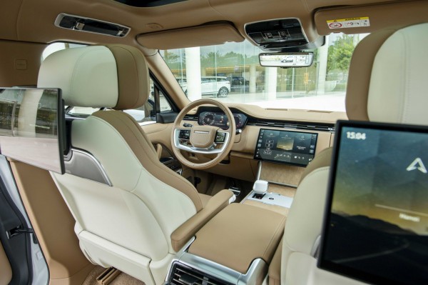 Range Rover SV mới, chính thức có mặt tại Việt Nam, giá thấp nhất gần 17 tỷ đồng