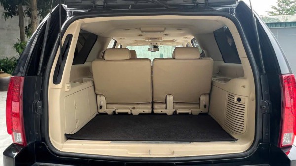 SUV hiếm Cadillac Escalade ESV 17 năm tuổi rao giá hơn 700 triệu tại Việt Nam SUV hiếm Cadillac Escalade ESV 17 năm tuổi rao giá hơn 700 triệu tại Việt Nam