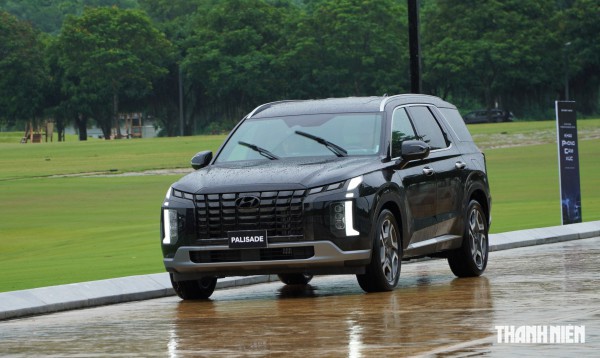 SUV 