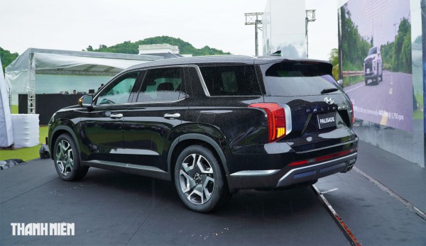 SUV 
