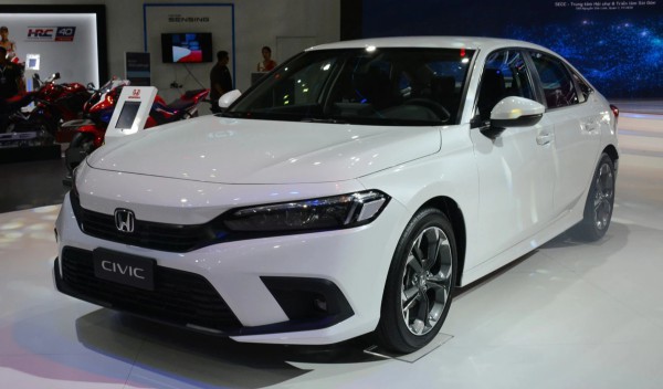 Sedan hạng C dưới 900 triệu bất ngờ tăng trưởng, Mazda3 bán gấp 3 lần Honda Civic